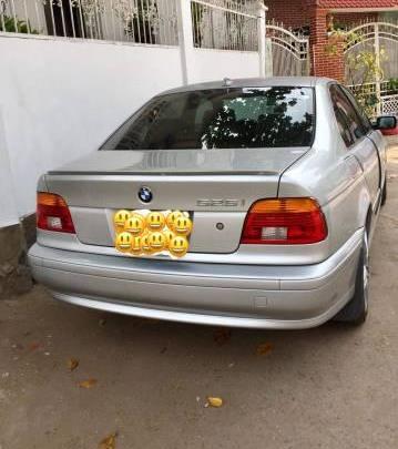 Cần bán BMW 5 Series 525i sản xuất năm 2002, màu bạc