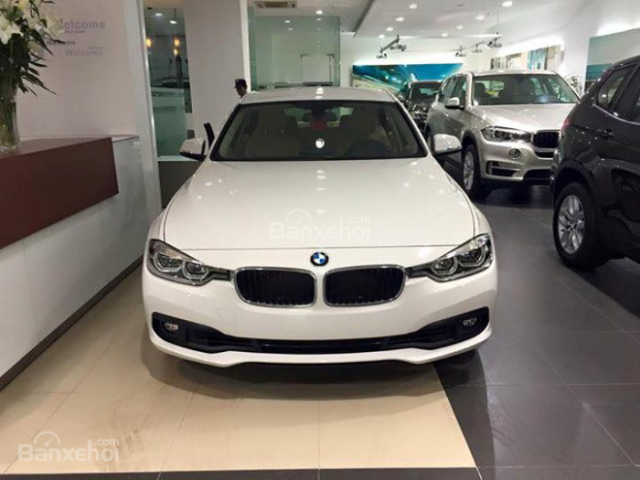 New 100% - Bán BMW 3 Series 320i 2017 màu trắng, nhập khẩu nguyên chiếc - Giao xe ngay trong tháng 04/2018