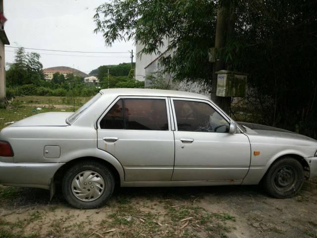 Bán ô tô Toyota Corona sản xuất 1981, màu bạc, giá chỉ 20 triệu