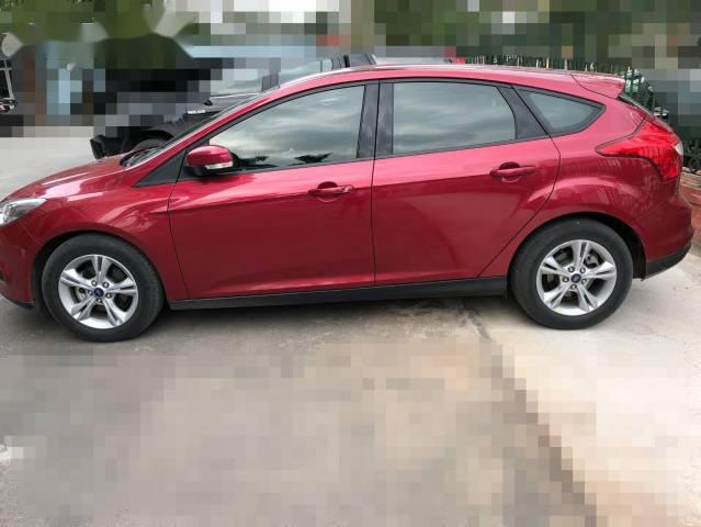 Cần bán lại xe Ford Focus đời 2014, màu đỏ