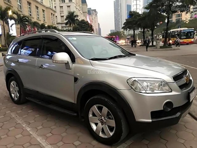 Bán Chevrolet Captiva 2.0 Max 2010, màu bạc ít sử dụng