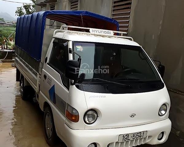 Cần bán Hyundai Porter đời 2000, màu trắng, xe nhập, 135 triệu