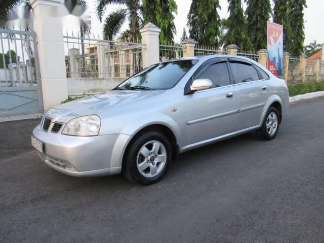 Bán Daewoo Lacetti năm sản xuất 2004, màu bạc