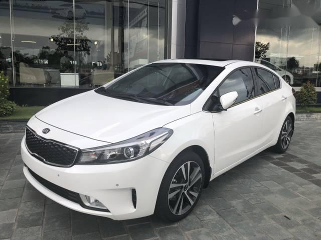 Bán Kia Cerato năm 2018, màu trắng, giá bán 589tr