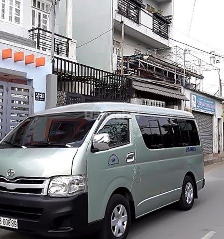 Cần bán gấp Toyota Hiace 2011, giá 425tr