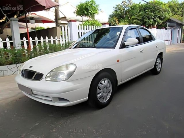 Bán ô tô Daewoo Nubira đời 2003, màu trắng còn mới