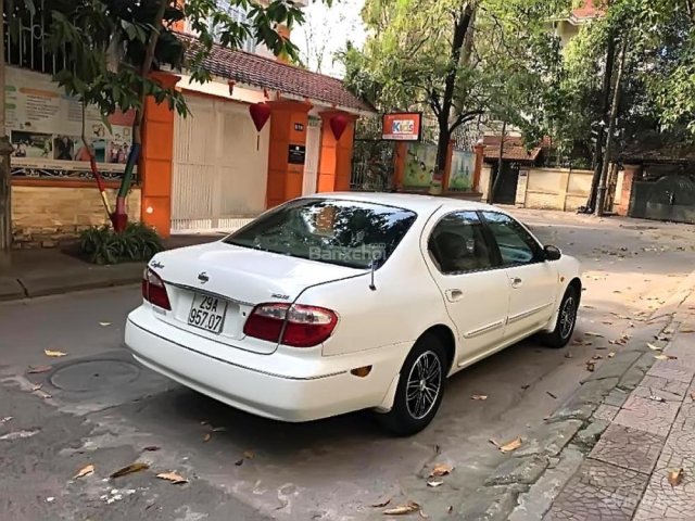 Cần bán xe Nissan Cefiro đời 2000, màu trắng, xe nhập, giá chỉ 238 triệu