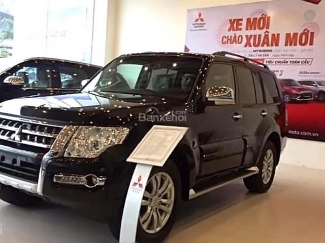 Bán Mitsubishi Pajero 3.0 4x4 AT sản xuất năm 2018, màu đen, nhập khẩu