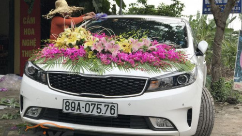 Cần bán lại xe Kia Cerato AT đời 2016, màu trắng, 570 triệu