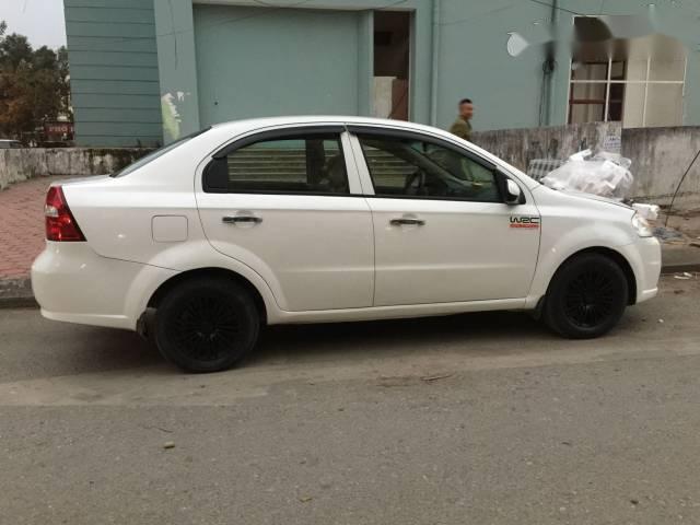 Cần bán gấp Daewoo Gentra đời 2008, màu trắng chính chủ, giá tốt