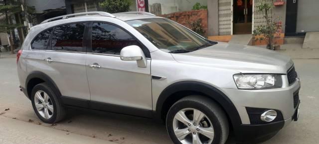 Bán xe Chevrolet Captiva 2013, màu bạc 