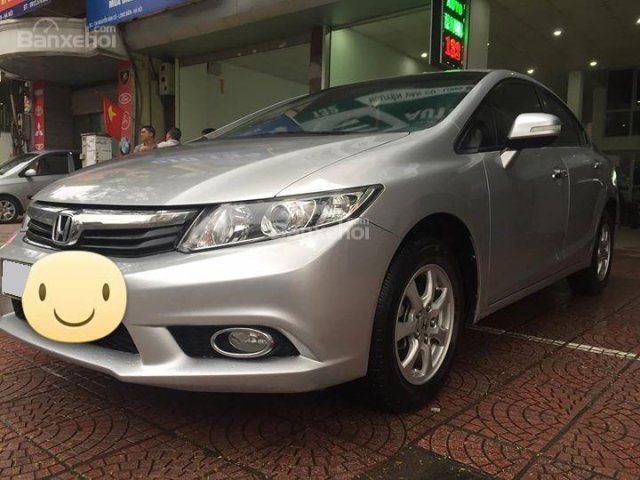 Cần bán xe Honda Civic 1.8 tự động 2012, đăng ký 2013, màu bạc