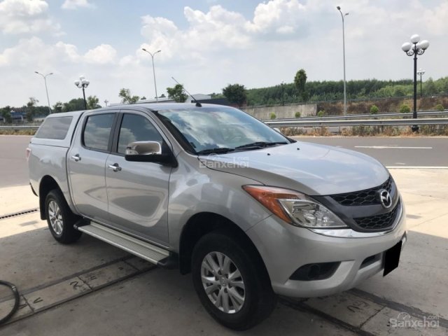 Cần bán xe Mazda BT50 2.2AT 2015 màu bạc, máy dầu 1 cầu