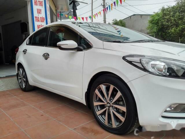 Cần bán lại xe Kia K3 sản xuất năm 2015, màu trắng như mới, 459tr