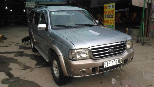 Bán xe Ford Everest 2.6L 4x2 năm 2005 số sàn, giá 255tr