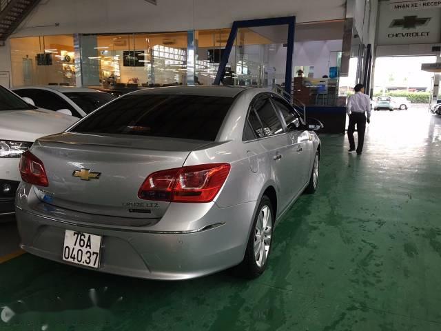 Cần bán lại xe Chevrolet Cruze năm sản xuất 2015, màu bạc