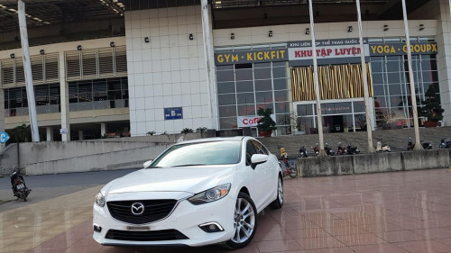 Cần bán gấp Mazda 6 2.5 AT năm 2015, màu trắng