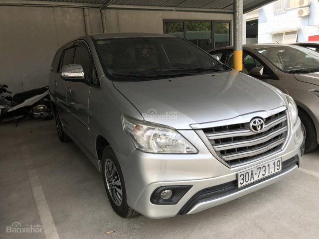 Bán xe Toyota Innova năm 2015 màu bạc, 605 triệu