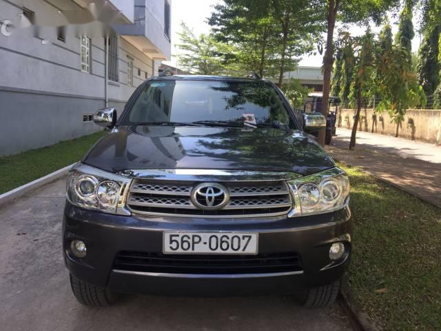 Bán Toyota Fortuner năm 2009, màu xám  