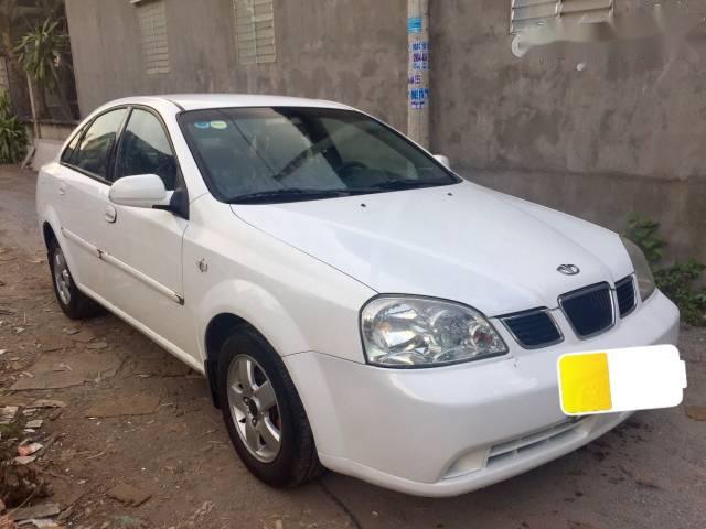 Cần bán Daewoo Lacetti 2005, màu trắng xe gia đình