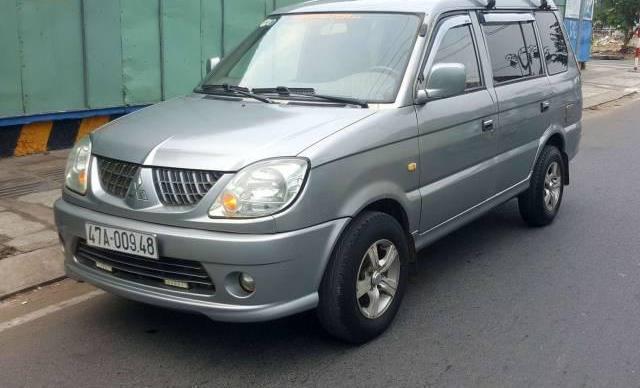 Bán Mitsubishi Jolie đời 2004, màu xám