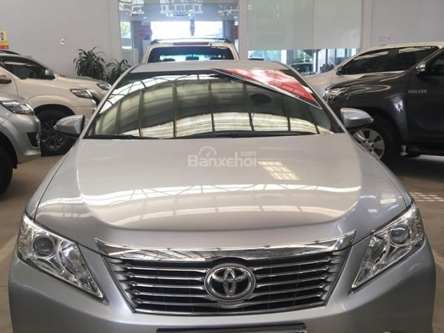 Bán xe Toyota Camry E sản xuất 2014, màu bạc Toyota Đông Sài Gòn - CN Nguyễn Văn Lượng