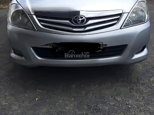 Cần bán gấp Toyota Innova G sản xuất 2008, màu bạc xe gia đình