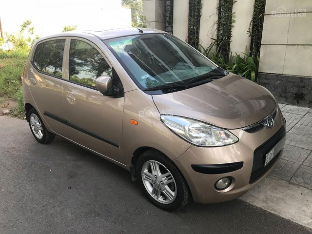 Bán Hyundai i10 1.2 AT 2010, màu vàng cát, xe nhập nguyên chiếc, giá tốt