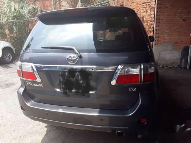 Cần bán Toyota Fortuner đời 2010, màu xám