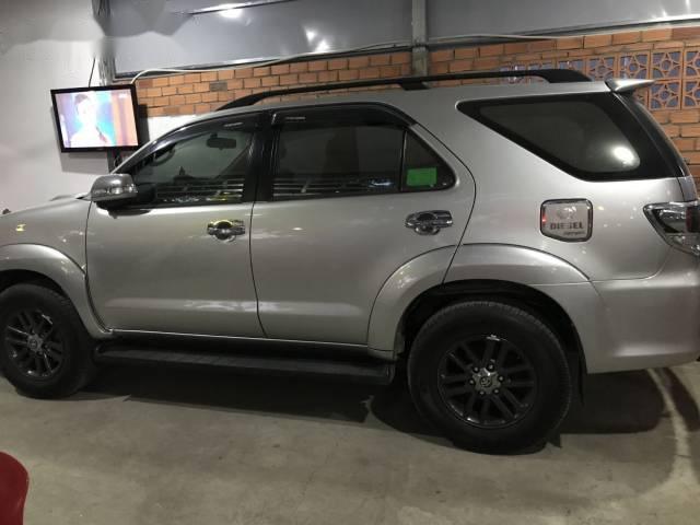 Bán Toyota Fortuner đời 2015, màu bạc 