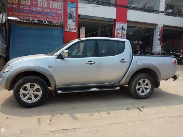 Bán Mitsubishi Triton đời 2014, màu bạc số tự động, giá chỉ 460 triệu