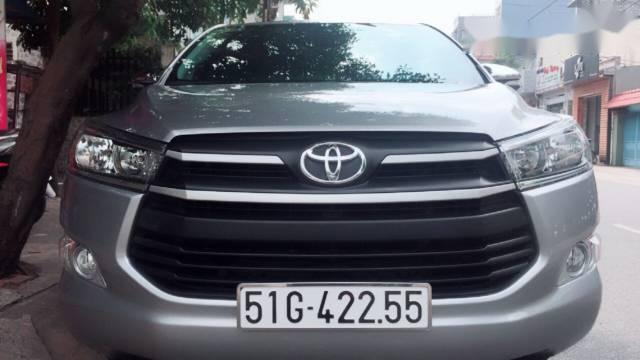 Bán Toyota Innova sản xuất 2017, màu xám  