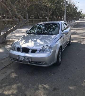 Cần bán Daewoo Lacetti 2005, màu bạc 