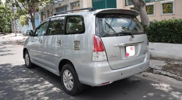 Chính chủ bán Toyota Innova G 2011, màu bạc