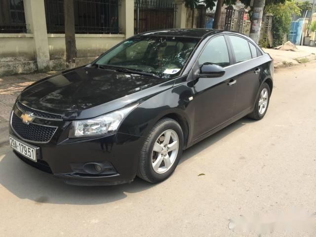 Bán xe Chevrolet Cruze sản xuất 2011, màu đen chính chủ, 315tr