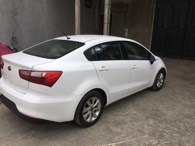 Chính chủ bán xe Kia Rio 2014, màu trắng, nhập khẩu