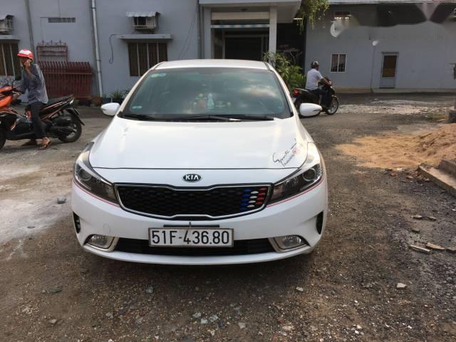 Bán xe Kia Cerato sản xuất 2016, màu trắng  