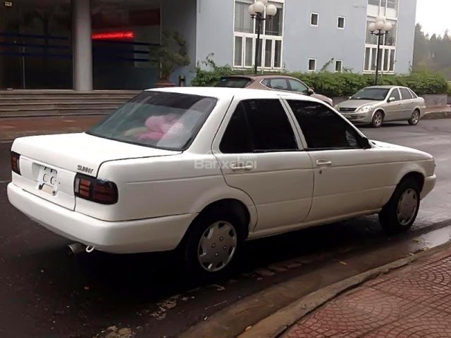 Bán Nissan Sunny đời 1993, màu trắng, nhập khẩu  