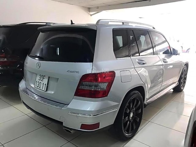 Cần bán gấp Mercedes GLK300 đời 2009, màu bạc, 660tr