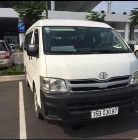 Cần bán gấp Toyota Hiace đời 2011, màu trắng, 455tr