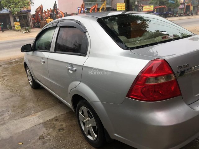 Cần bán Chevrolet Aveo MT 2011, màu bạc chính chủ