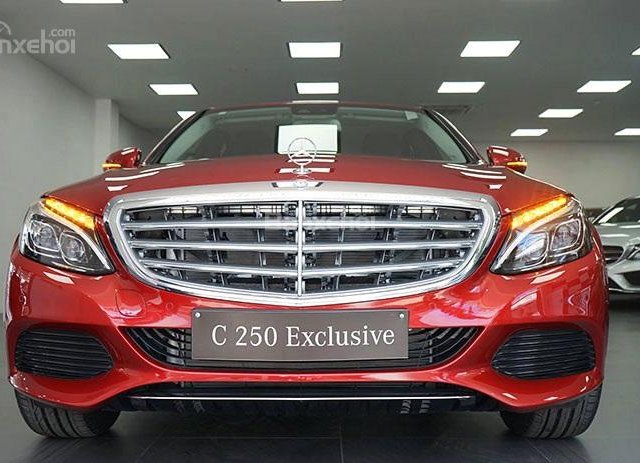 Bán xe Mercedes C250 Exclusive màu đỏ, giá tốt, giao xe ngay