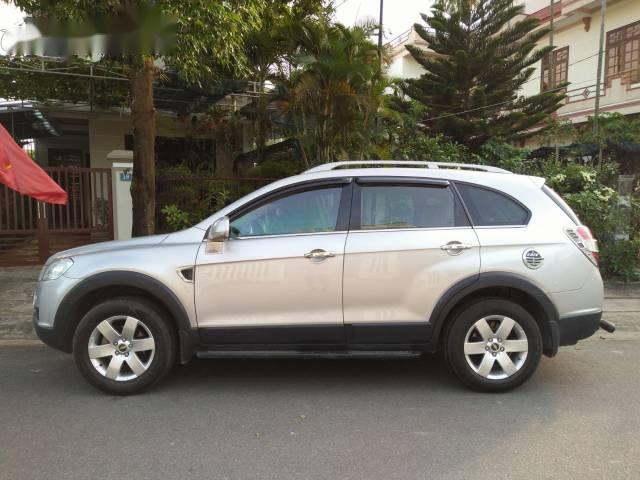 Bán Chevrolet Captiva LT đời 2009, màu bạc, giá 295tr