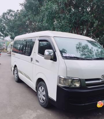 Bán Toyota Hiace 2005, màu trắng