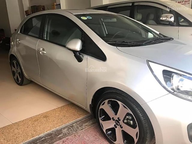 Cần bán xe Kia Rio đời 2012, màu bạc, nhập khẩu