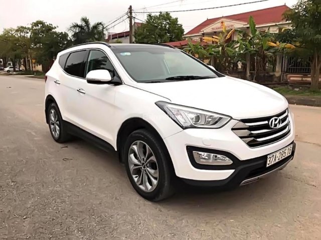 Cần bán gấp Hyundai Santa Fe năm 2015, màu trắng còn mới, giá chỉ 990 triệu