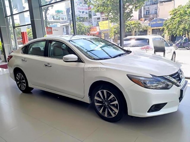 Bán xe Nissan Teana 2.5 SL 2018, màu trắng, nhập khẩu 