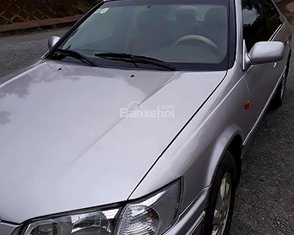 Cần bán lại xe Toyota Camry đời 2001, xe nhập chính chủ