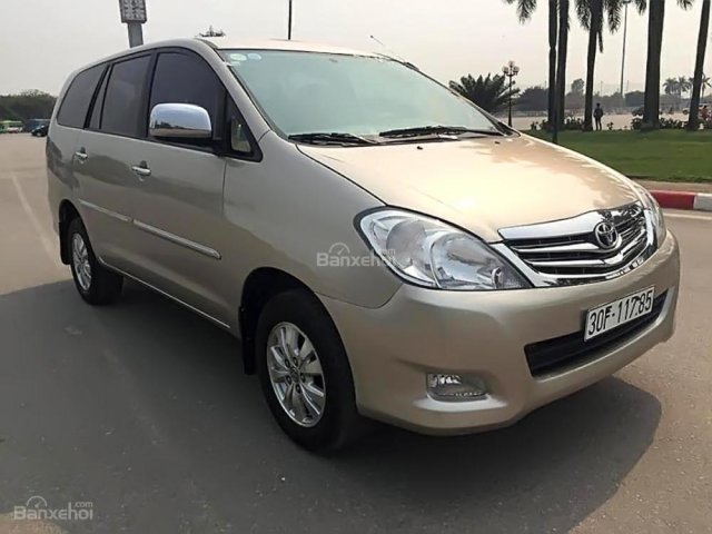 Bán Toyota Innova 2.0 G năm sản xuất 2012, màu vàng như mới, giá tốt