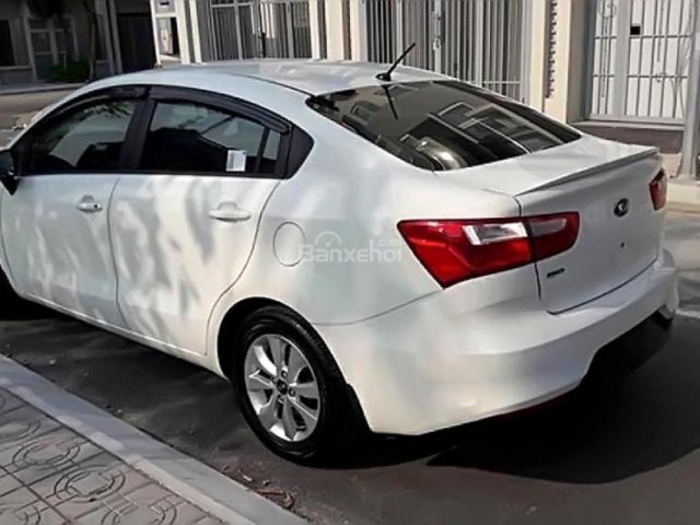 Bán ô tô Kia Rio đời 2016, màu trắng, xe nhập